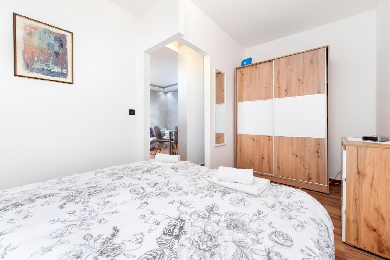 No&Ma Apartment Ровин Екстериор снимка