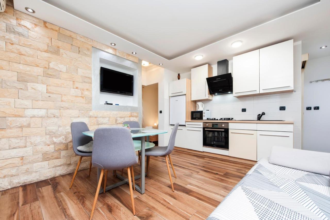 No&Ma Apartment Ровин Екстериор снимка
