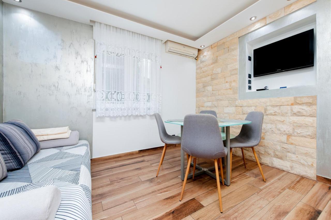 No&Ma Apartment Ровин Екстериор снимка